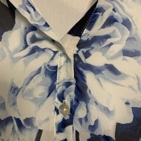 Show Me Your MuMu Jamie Tunic White And Blue Floral Blouse Size Medium - Picture 3 of 8